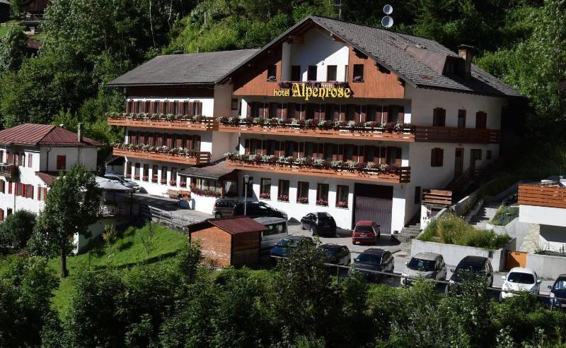 Hotel Alpenrose Alleghe Esterno foto