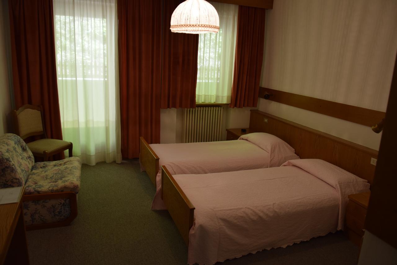 Hotel Alpenrose Alleghe Esterno foto